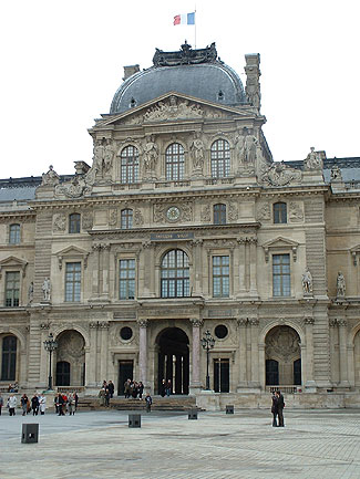 Louvre - Innenhofansicht