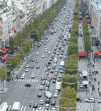 Verkehr auf dem Champs-Elyssees