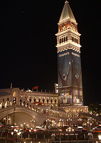 Venetian bei Nacht